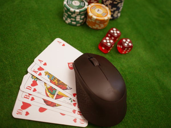 ONLINE POKER